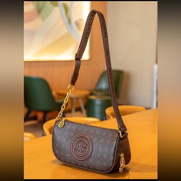 Lightweight Adjustable Crossbody / Shoulder Bag - Picture 4 of 5